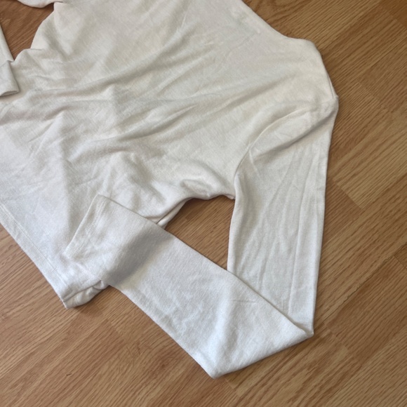 Abercrombie & Fitch Ivory Soft A&F Cozy Long Sleeve Cropped Sweater Top Size Med - Picture 7 of 8
